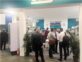 尤萨公司在意大利米兰展会现场 (3)