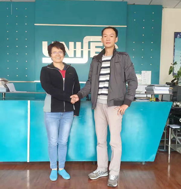 尤萨公司总经理徐根娣与小曾